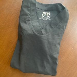 Barco One- 4 pocket scrub top